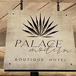 Palace Modern Hotel At The Plaza - King Suite 3
